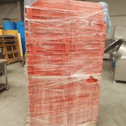 52 Stackable crates